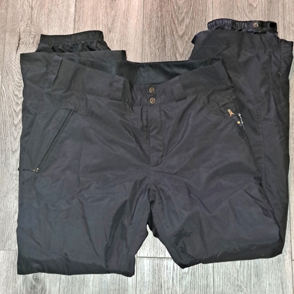 Columbia Other - Women's Columbia titanium snow pants